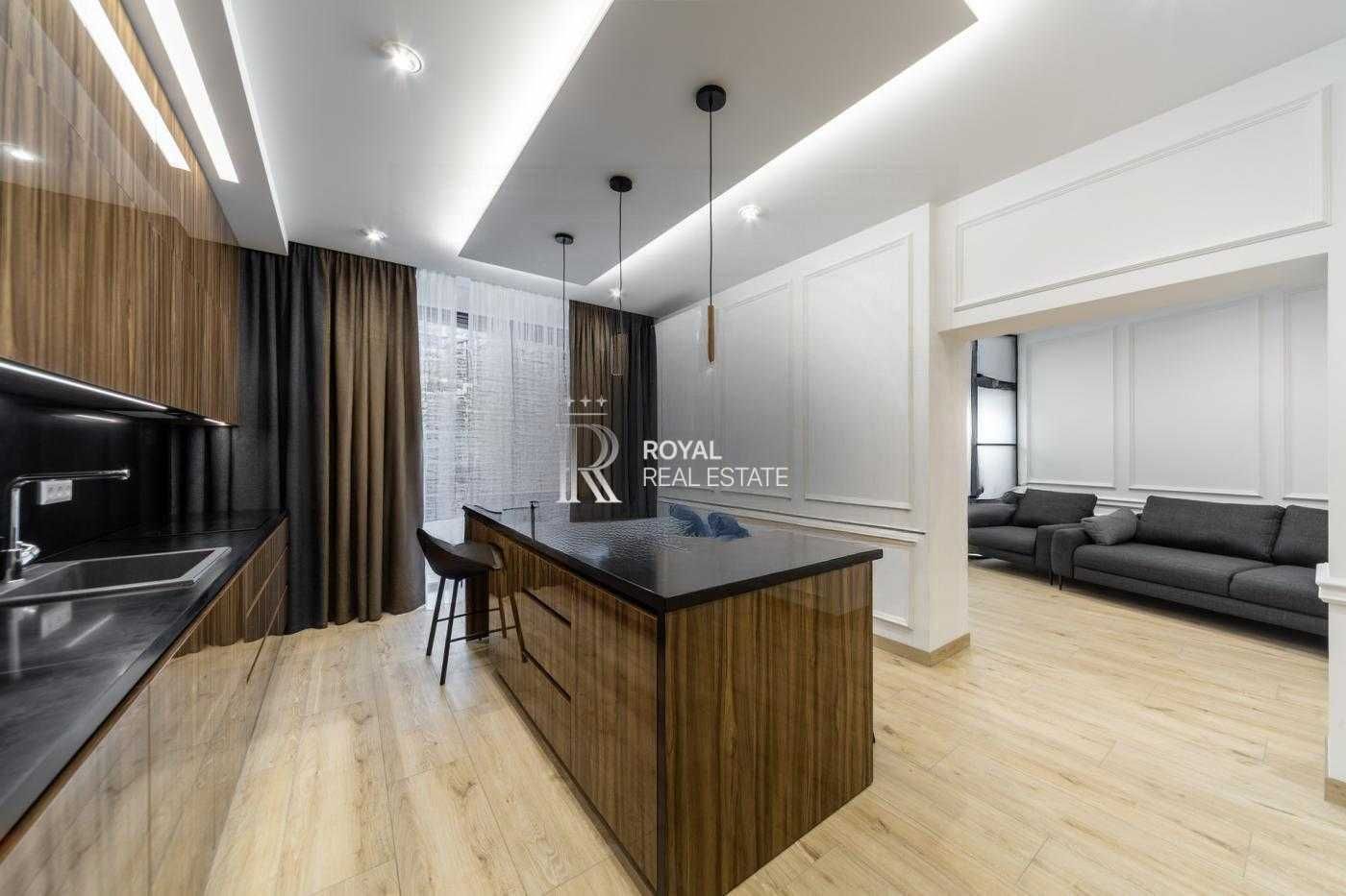 Modern 70m2 Apartment with Designer Renovation in Skyline Complex