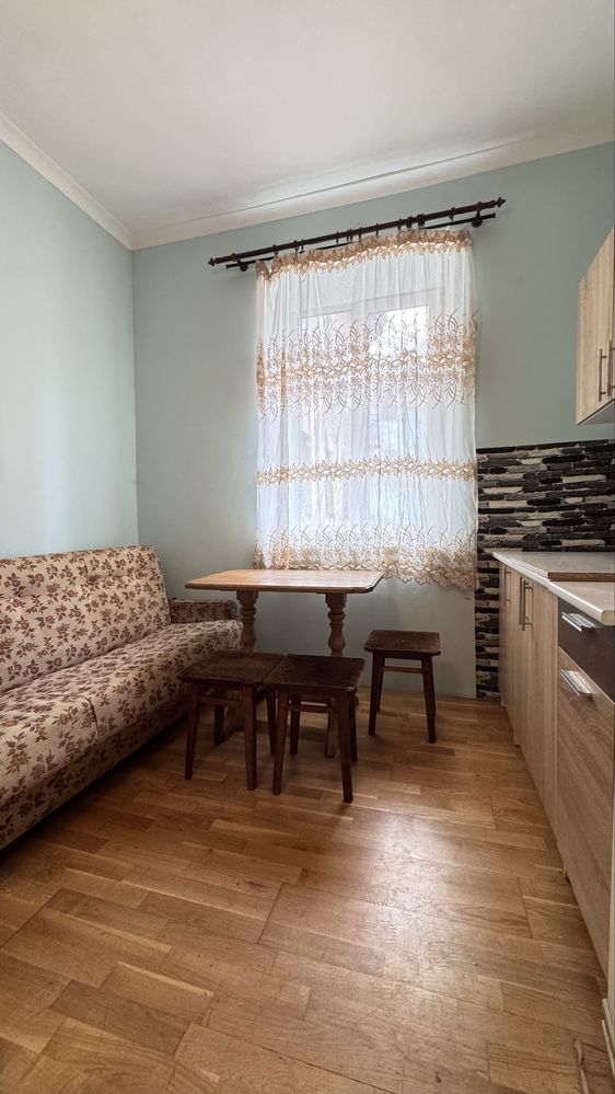 Renovated 1-Bedroom Apartment Near Polytechnic University