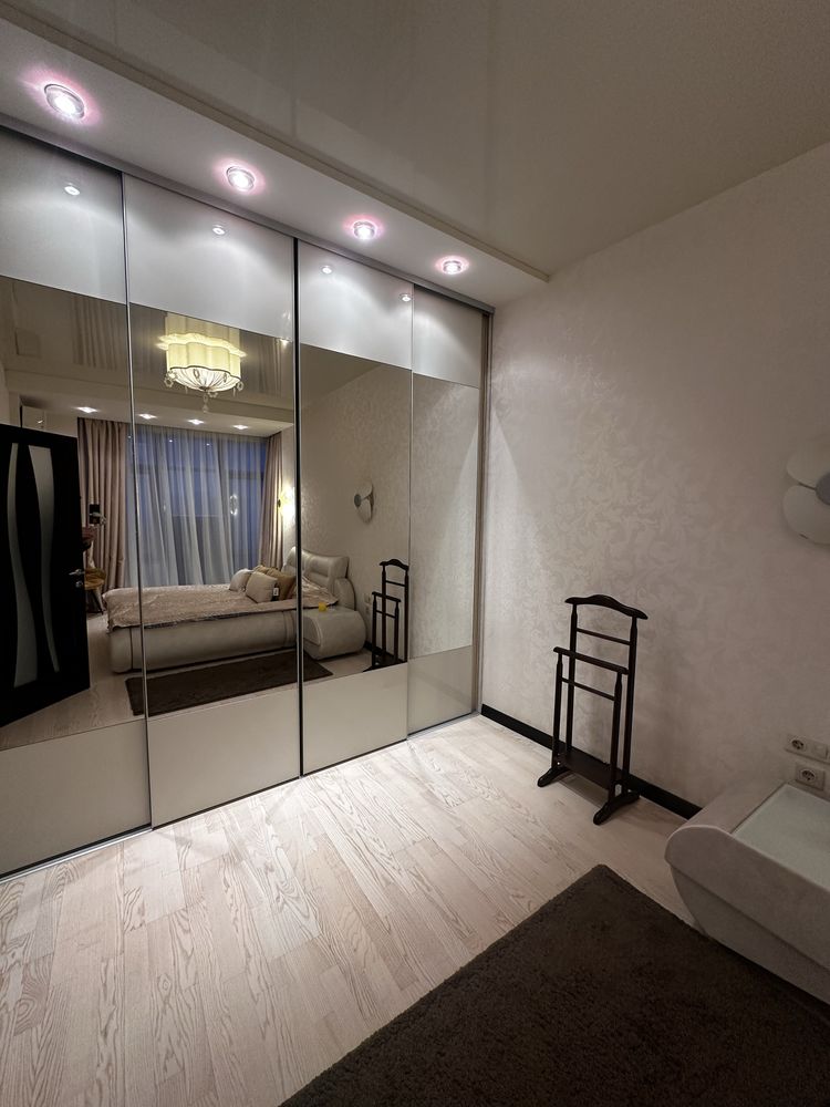 Business Class Apartment with 2 Separate Rooms near Lukyanivska Metro
