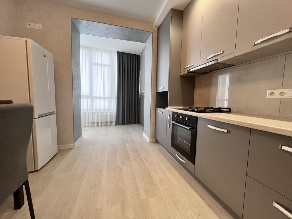 Spacious city center apartment in Vyshyvanka Complex with modern amenities