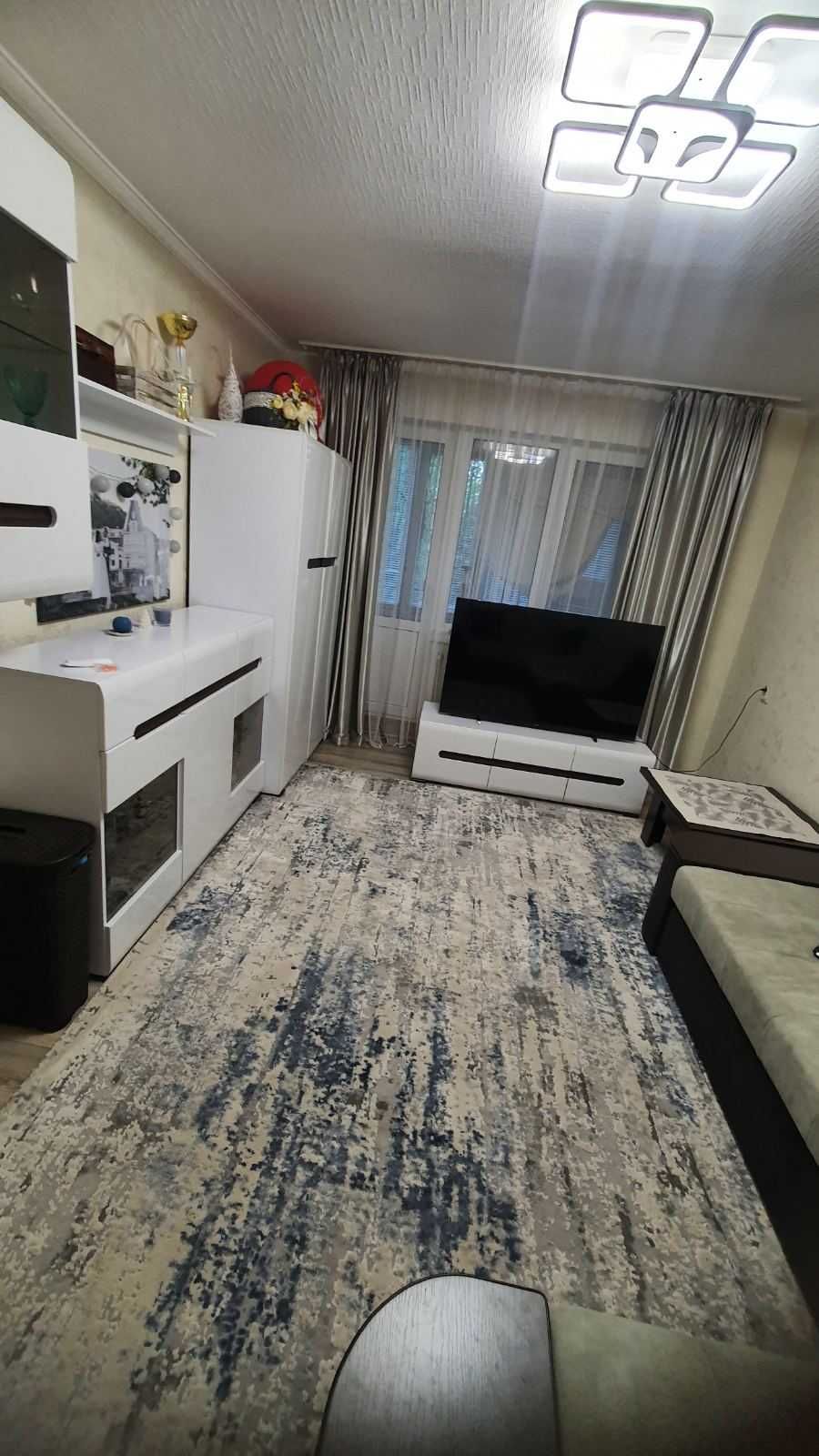Spacious 2-room apartment on Mynaiska Street with quality renovation