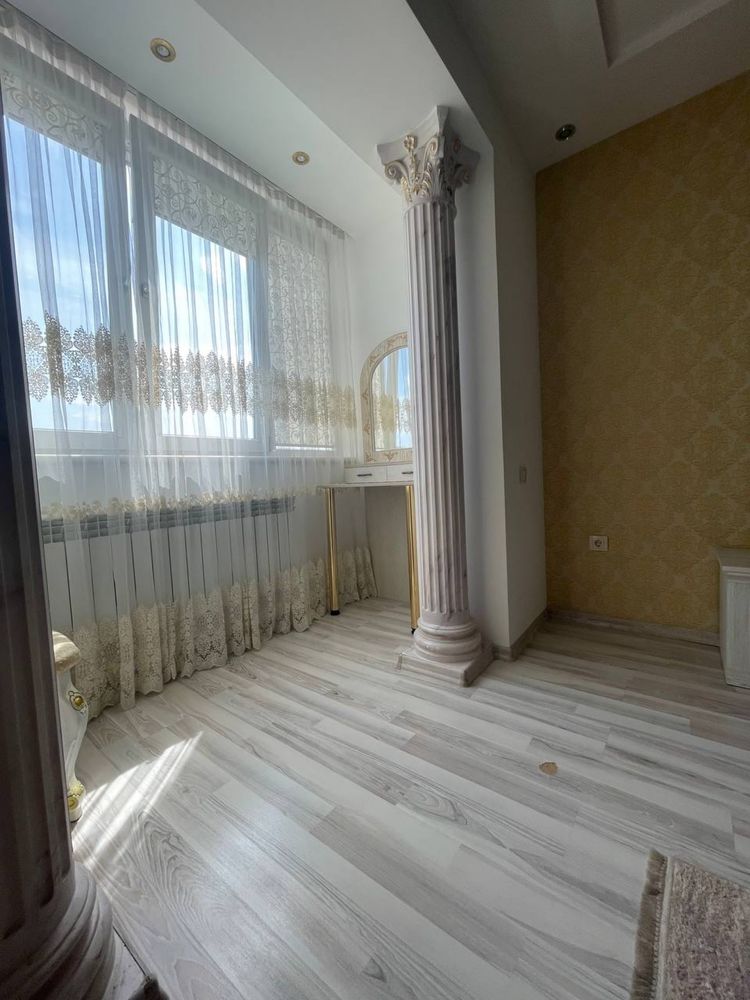 Cozy 1-Bedroom Apartment in City Center with City and Nature Views