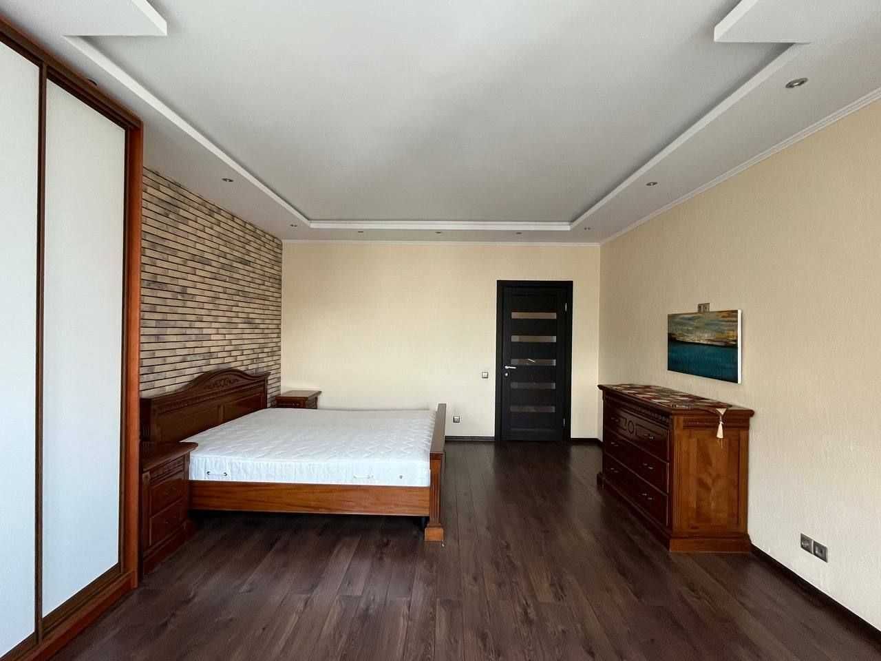 Spacious 4-Room Premium Apartment near Osokorky Metro