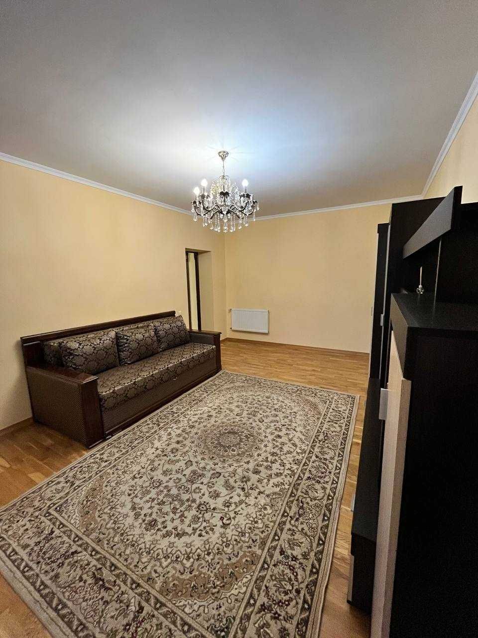 3-Room Apartment on Zelena Street with Parking and Balconies