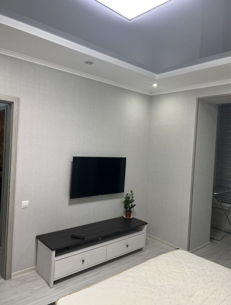 Cozy Renovated 1-Bedroom Apartment on Dovzhenka Street