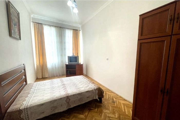 2-Room Apartment on Pid Dubom Street with Small Dog Allowed