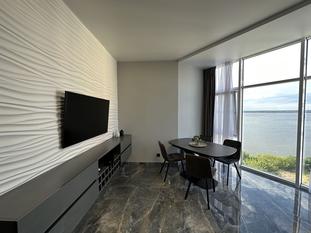 Modern Designer Apartment with Panoramic River Views