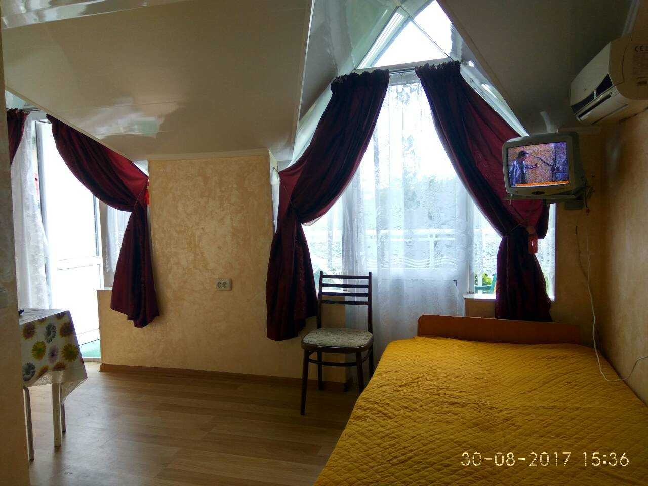 Studio apartment with AC in Kiev district
