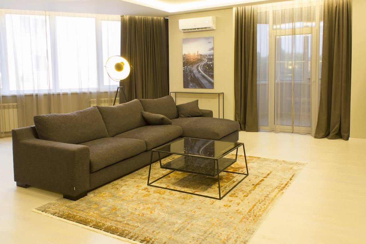 Spacious 3-Room Designer Apartment near Olympic Metro