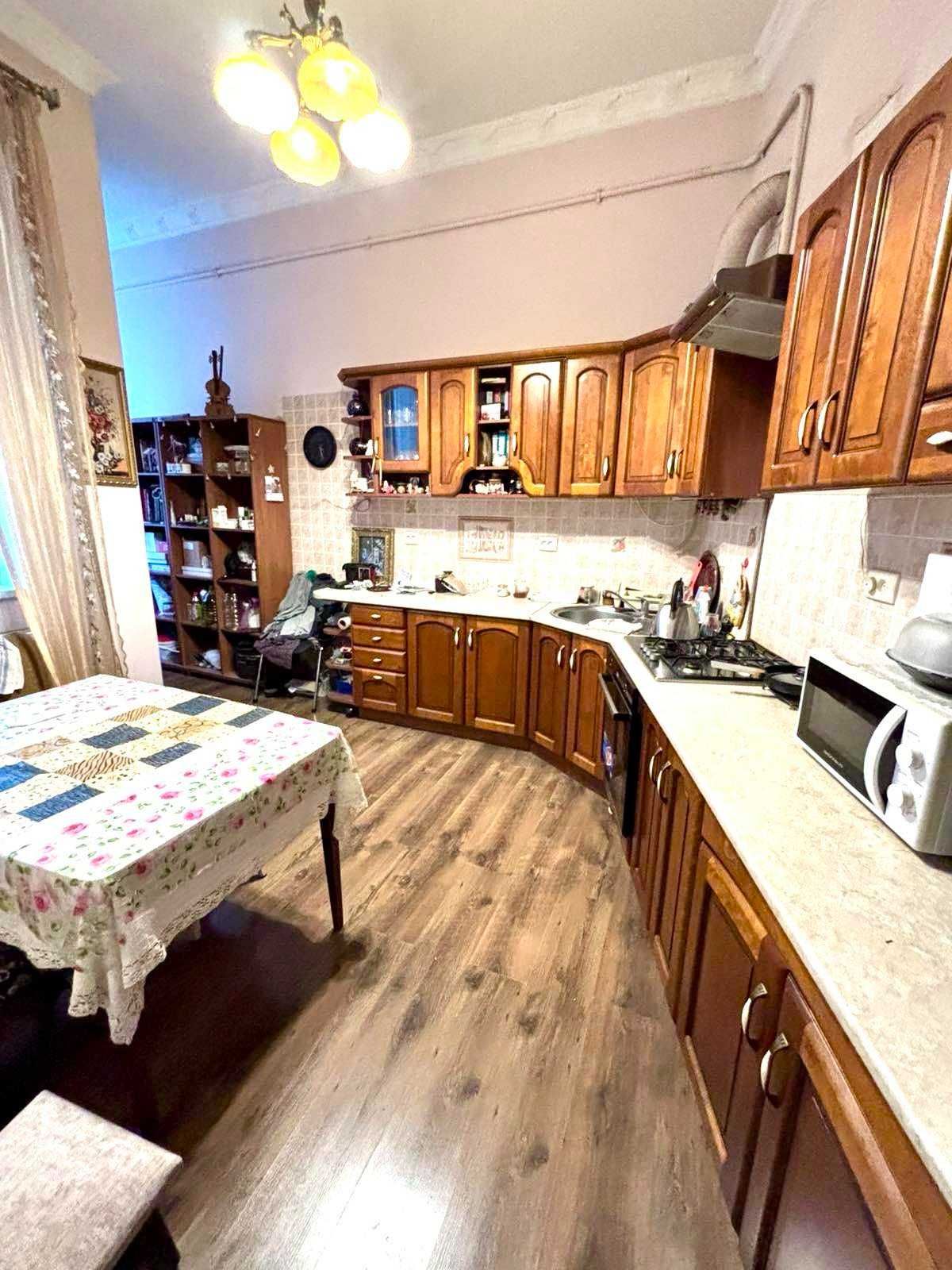 Renovated 1-Bedroom Apartment Near City Center