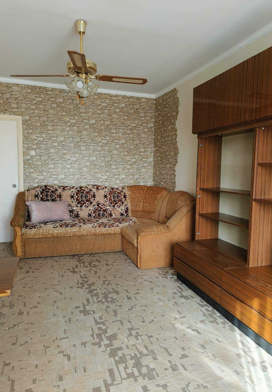 Renovated 42m² Apartment with Balcony Near Metro