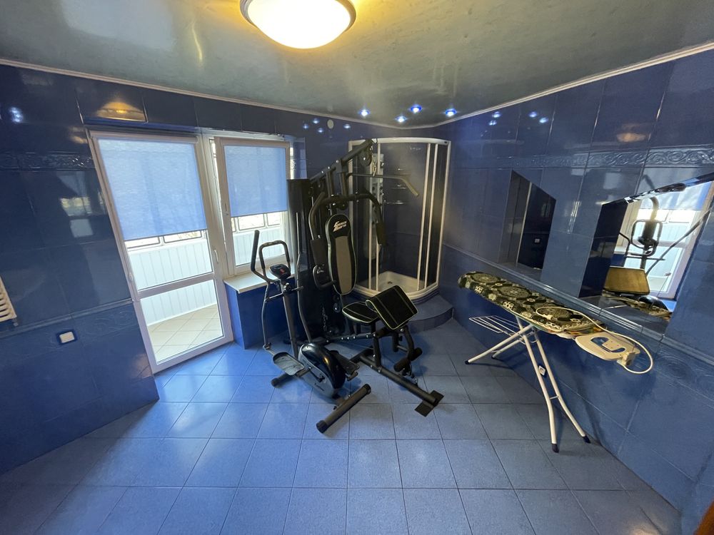 4-Room Apartment in Novoyavorivsk, Fully Furnished