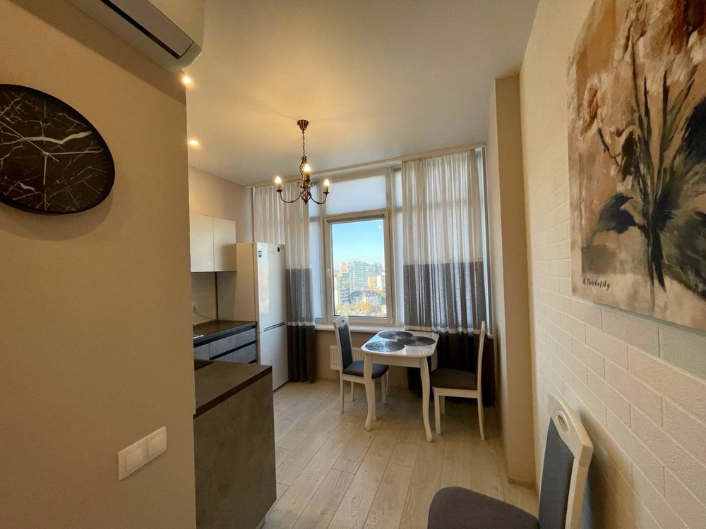 Spacious 1-bedroom apartment near Arcadia, sea, and city views