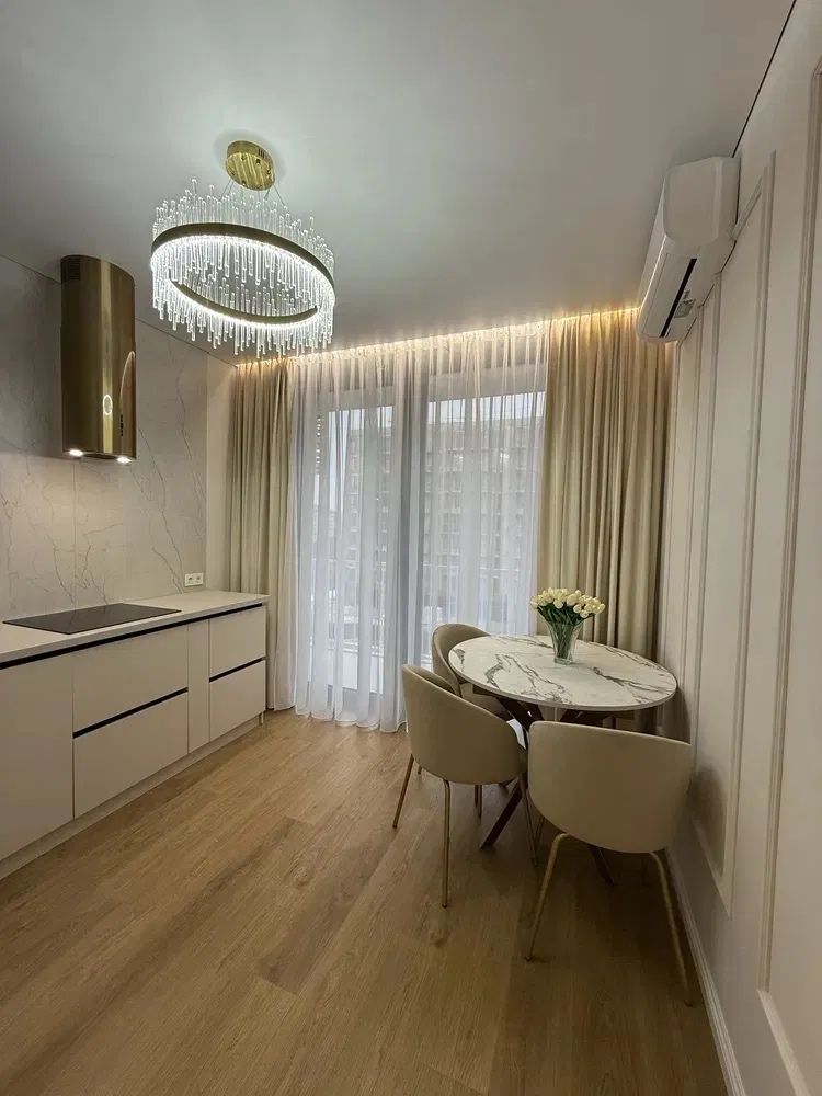 Stylish 1-Bedroom Apartment in Park Land Complex