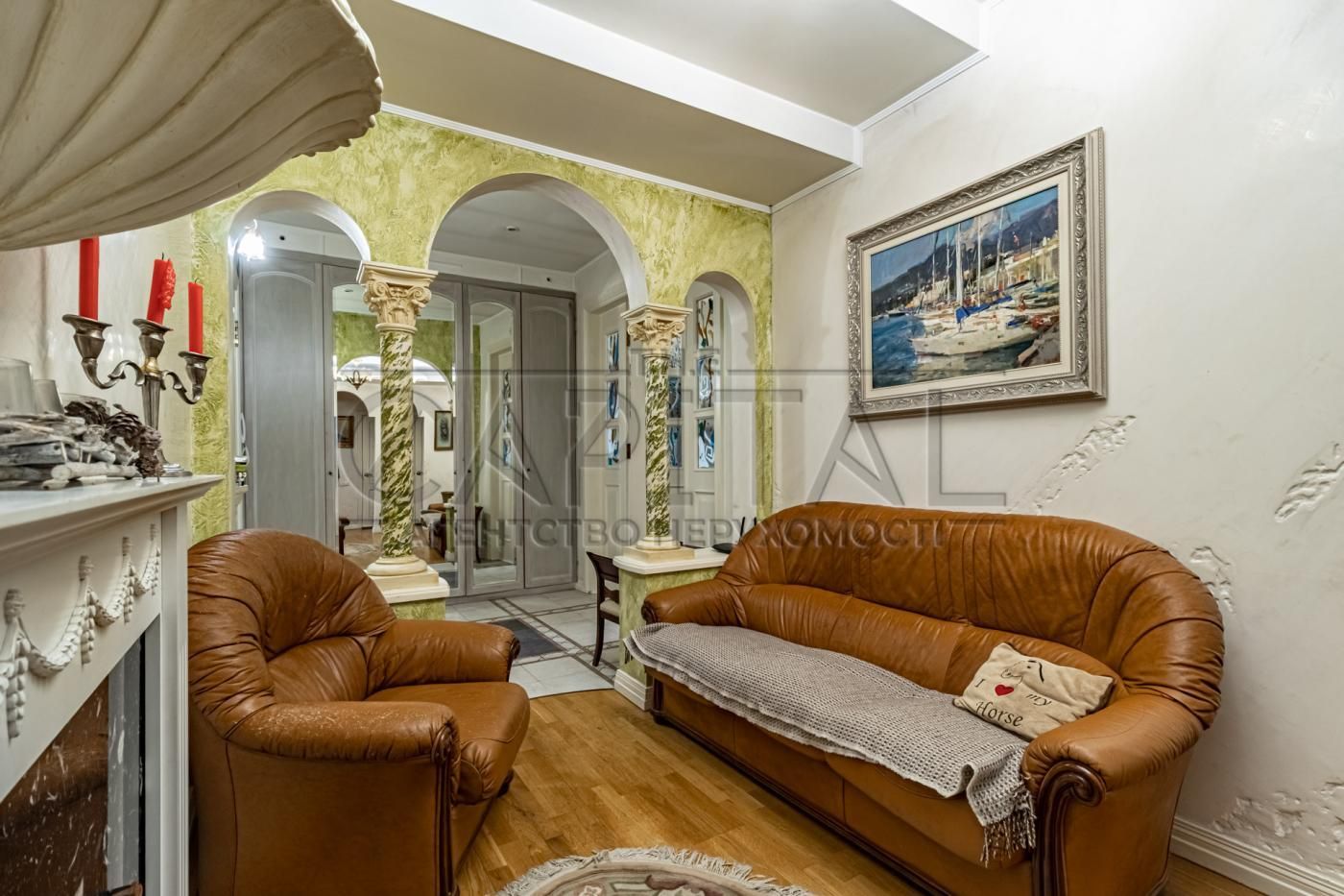 Stylish 3-Room Apartment in Kyiv's Historic Center Near Lavra