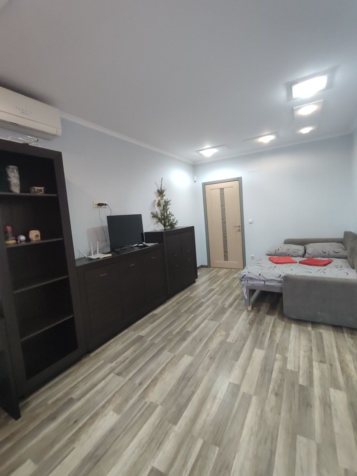 Modern 2-Bedroom Apartment Near Transport Hub Uzhhorod