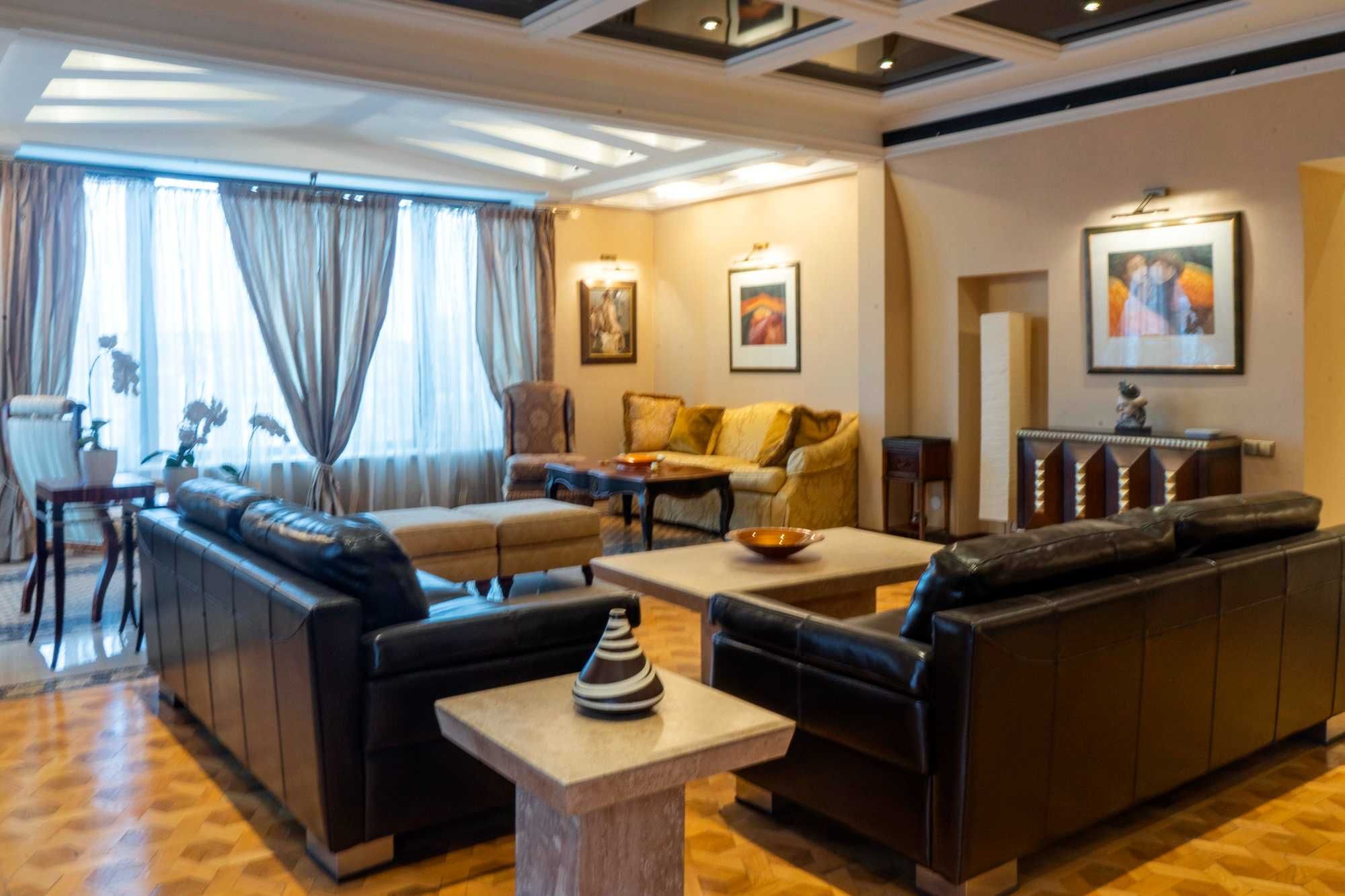 Two-Level Apartment in Historic Building near Deribasovskaya Street