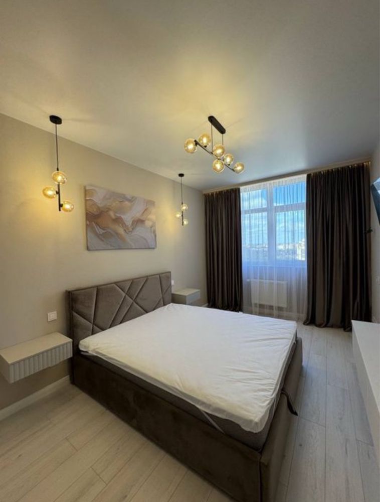 Modern Apartment with Designer Interior and Full Amenities
