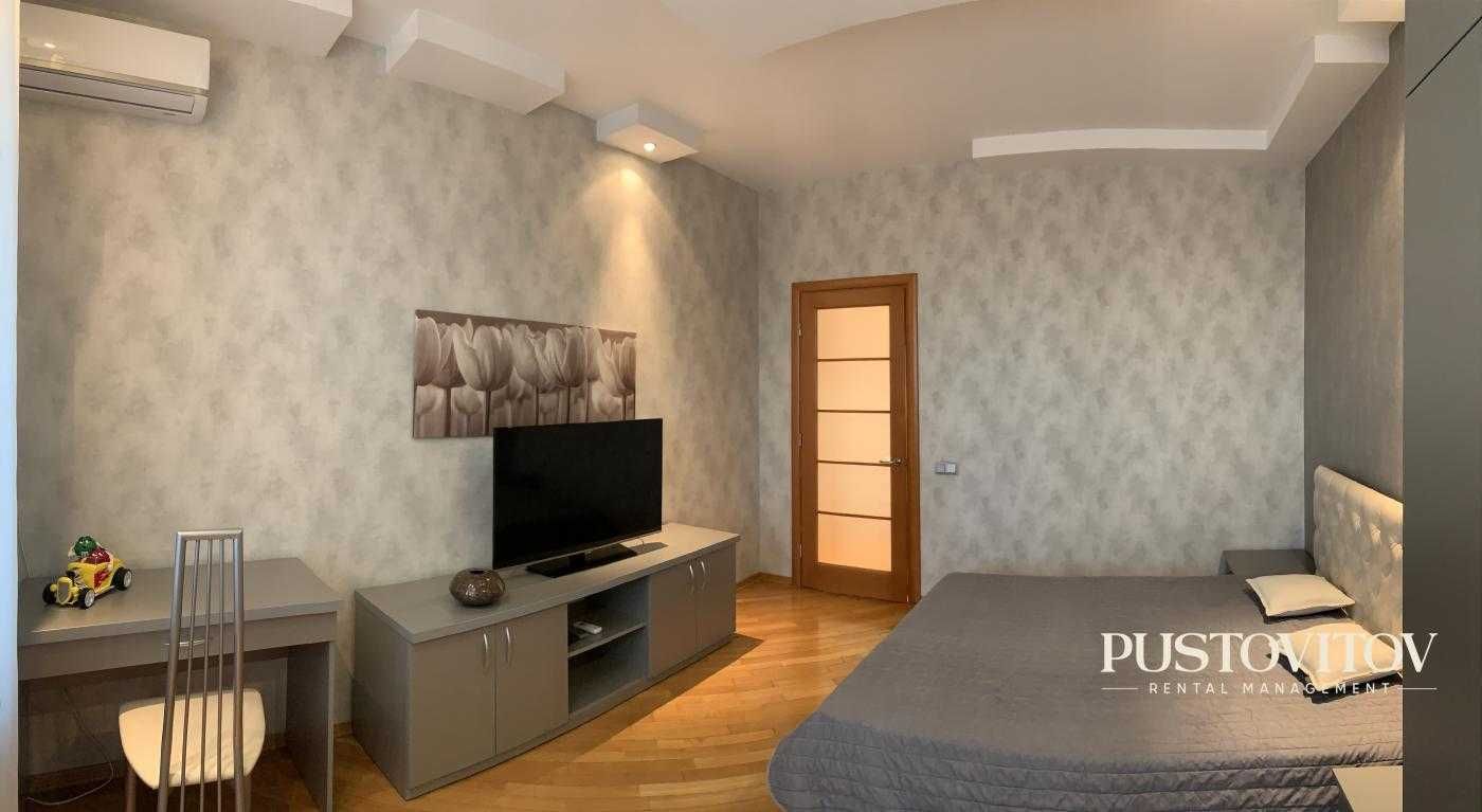 Spacious Sea View Apartment at Liderovsky Boulevard