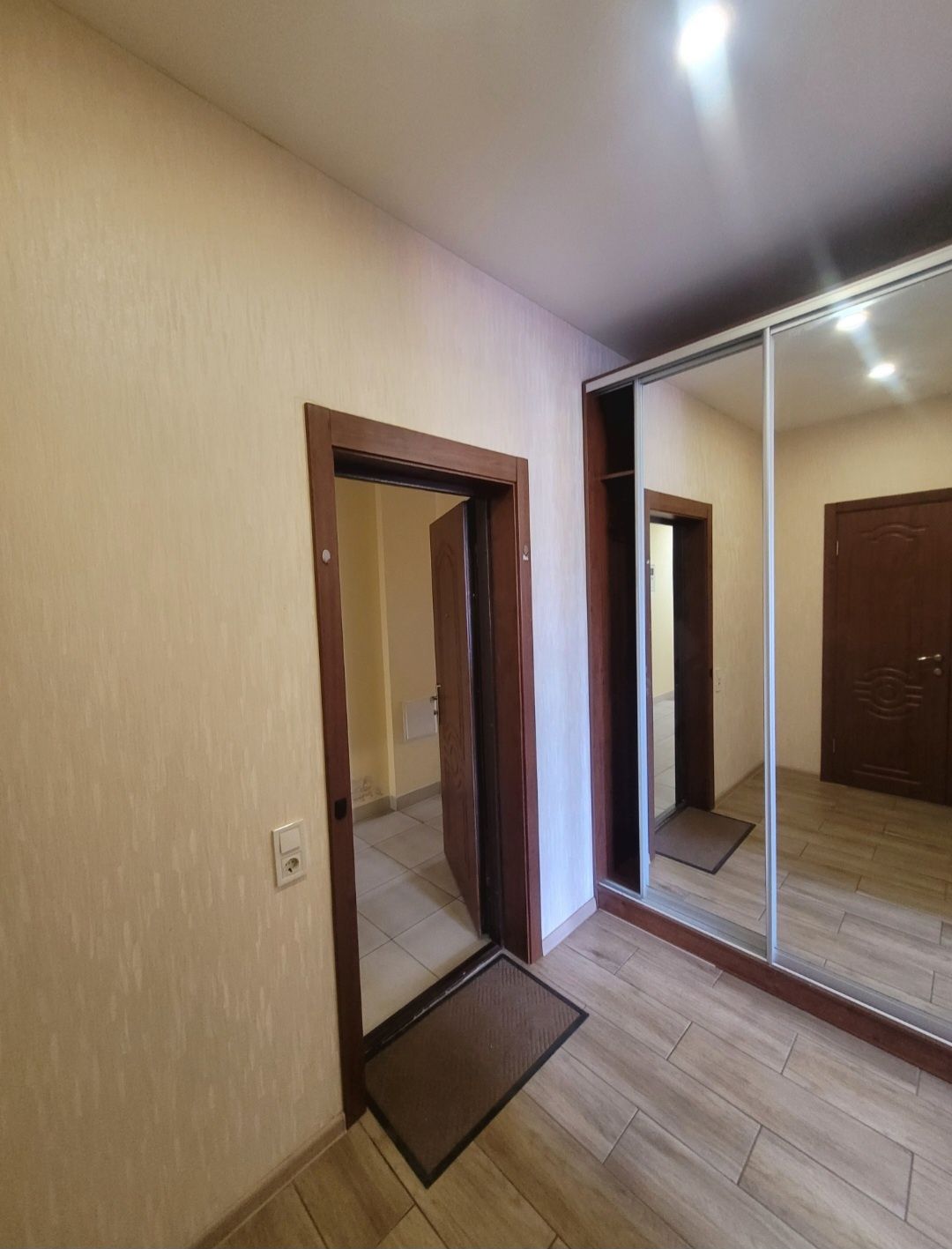 Cozy Euro-Studio in Renovated Building with All Amenities