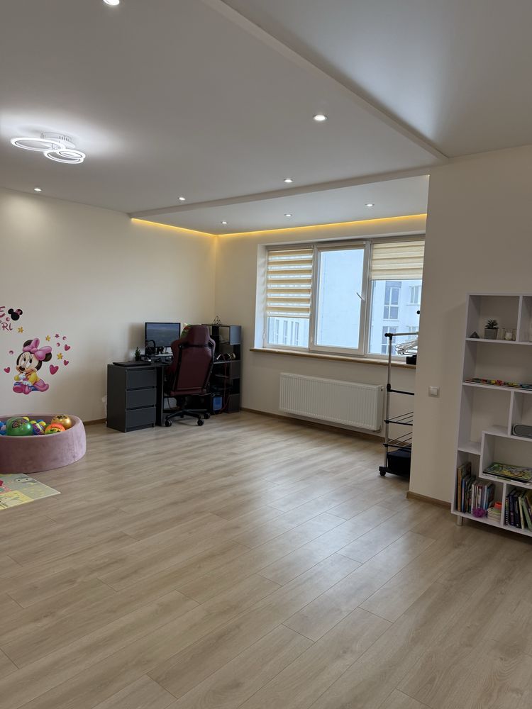 2-Room Apartment in America Residential Complex with Modern Amenities