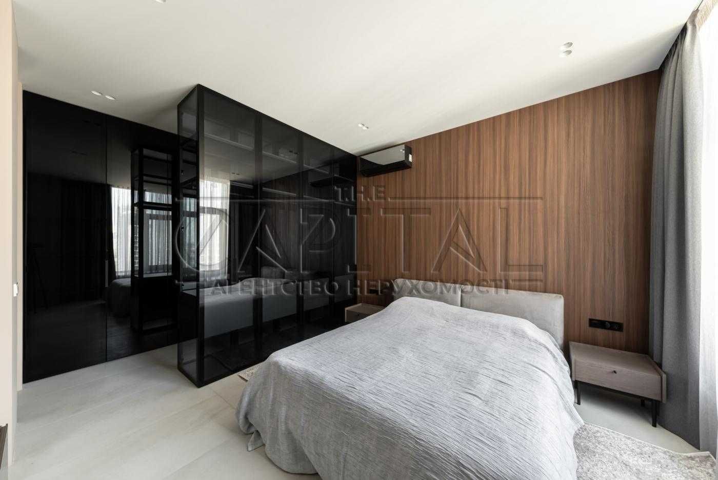 Stylish 3-Bedroom Apartment in Novopecherski Lipki Complex