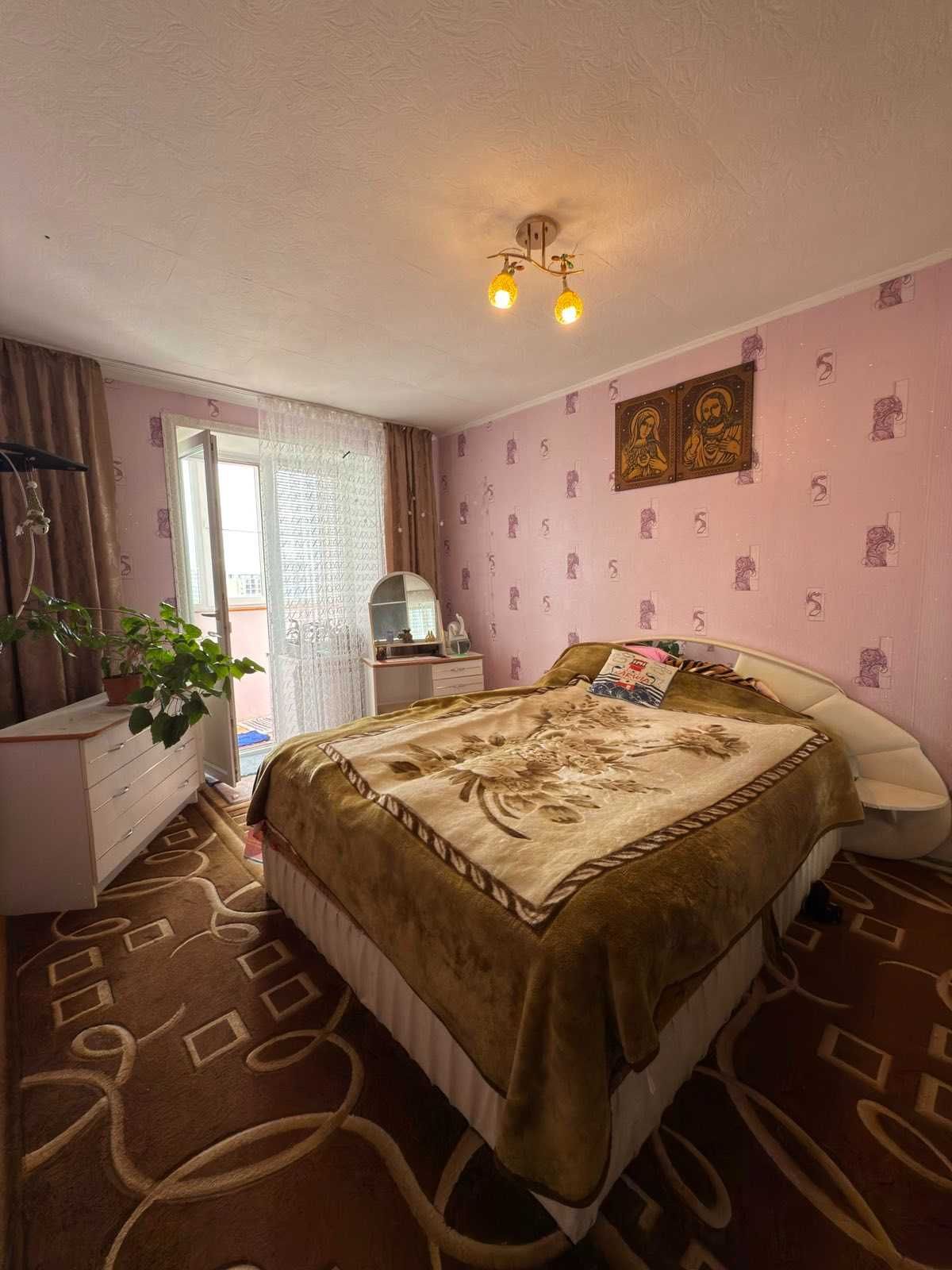 3-Room Apartment in Truskavets, Brick Building, 7th Floor