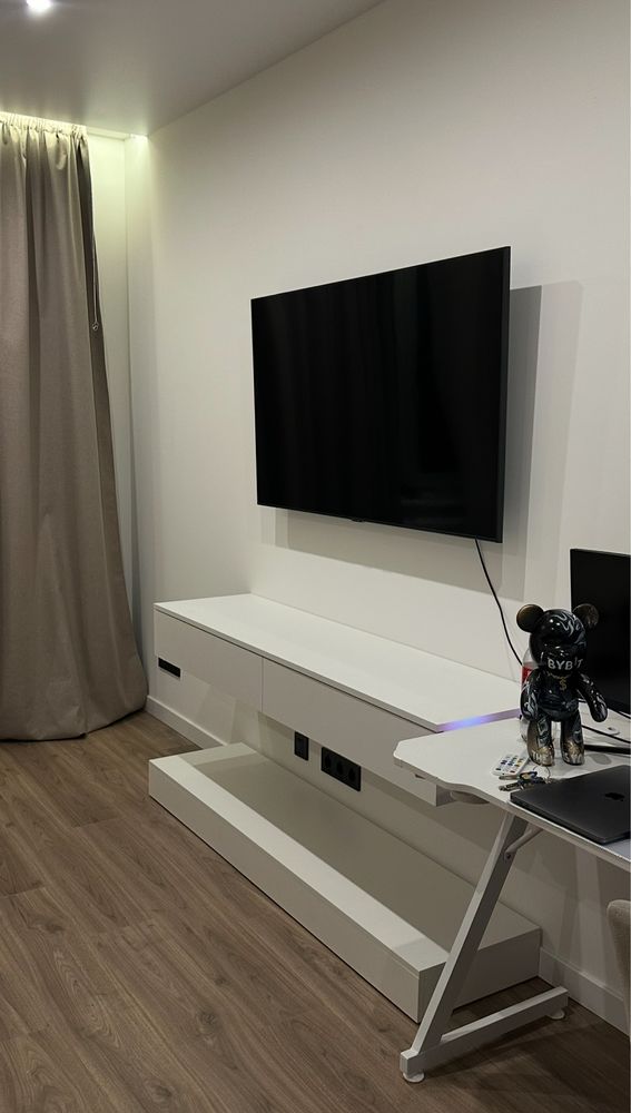 Modern 1-Bedroom Apartment with Designer Renovation in Pechersk