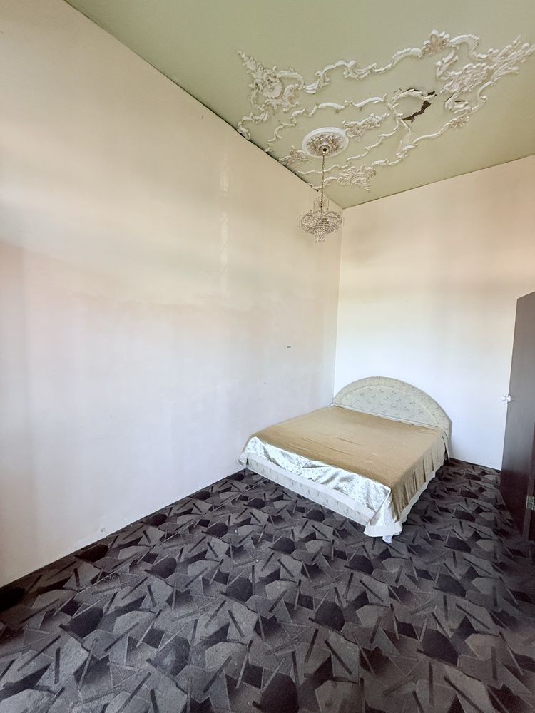 4 Bedroom Studio Apartment on Koblevskoyi Street