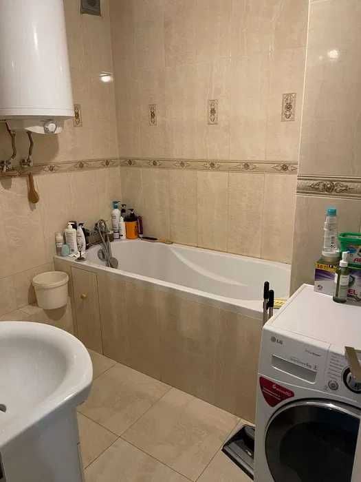 3-Bedroom Apartment with Designer Renovation near Metro