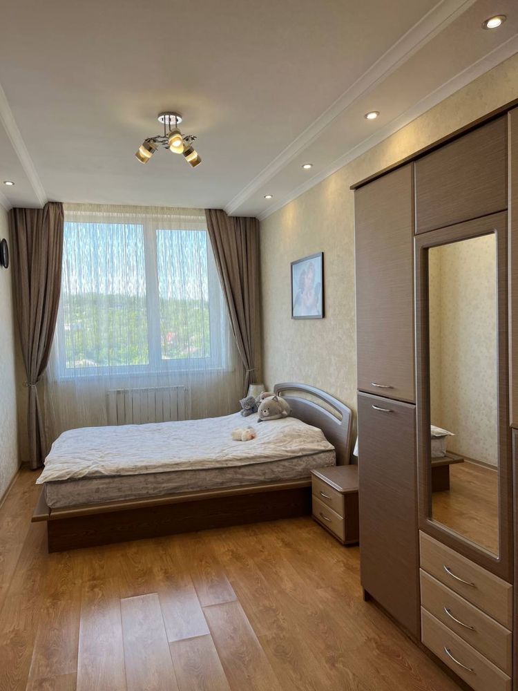 Spacious Two-Room Apartment in Zhuravlevsky Complex, Kyiv