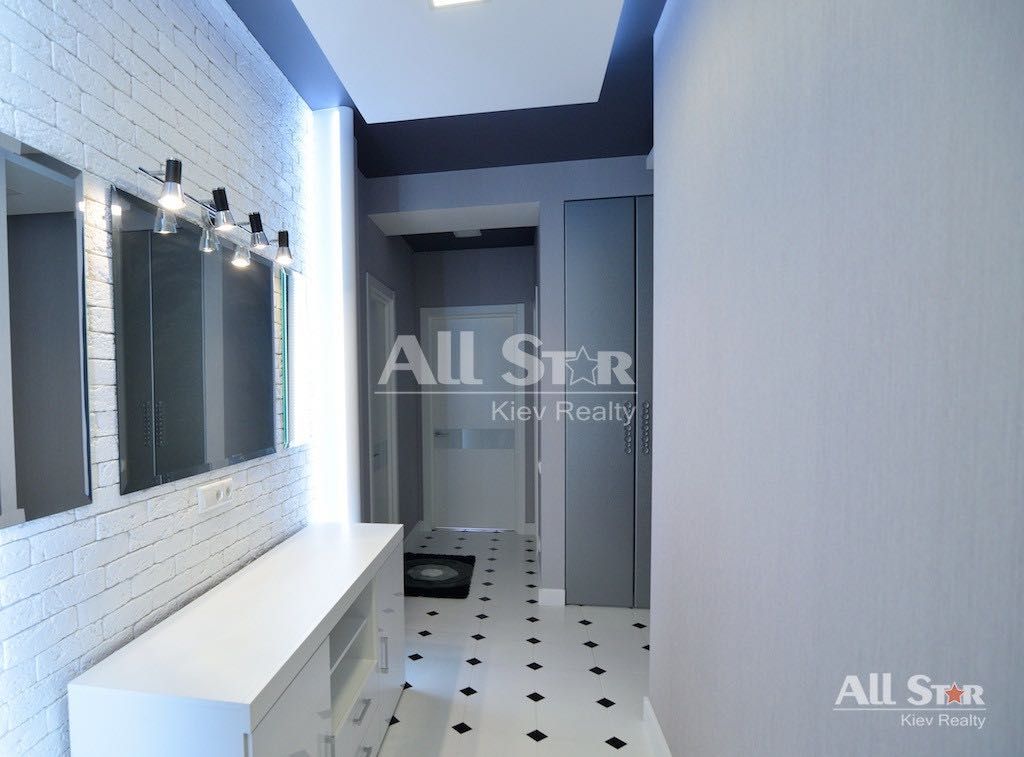 3-Bedroom Apartment in Kyiv, Pechersk District, Designer Renovation