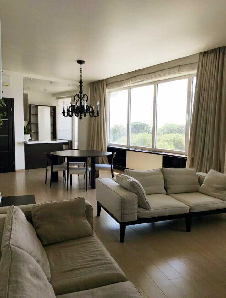 Stylish 120 m² Apartment near Arkadia and 8th Station of Fontana