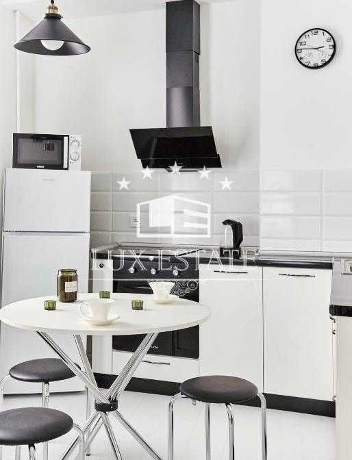 Stylish Modern Designer Apartment in Quiet City Center