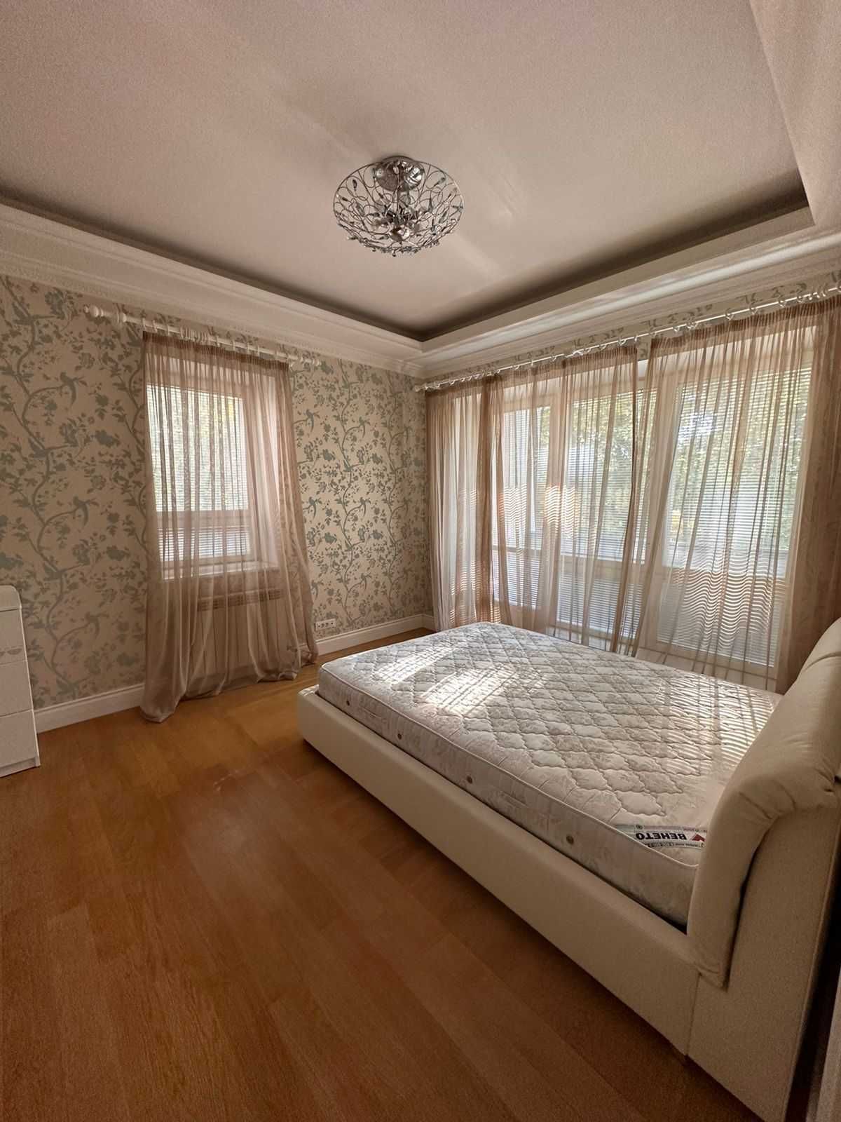 3-Room Apartment in Velmax Complex with Premium Renovation