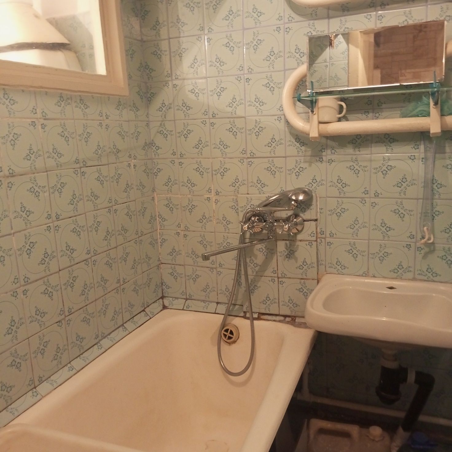 1-Room Apartment with Utilities Near Typography District