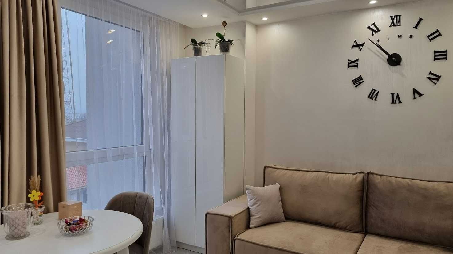 Modern 1-Bedroom Apartment in City Center with Full Amenities
