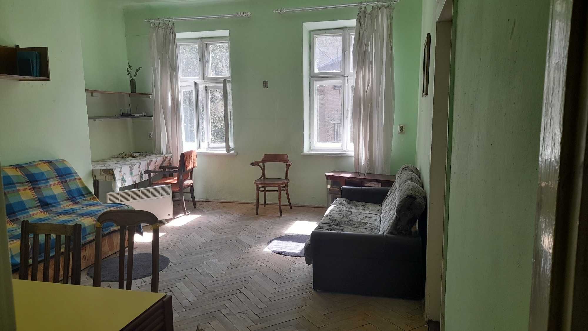 3-Room Apartment in City Center with Comfortable Furnishings