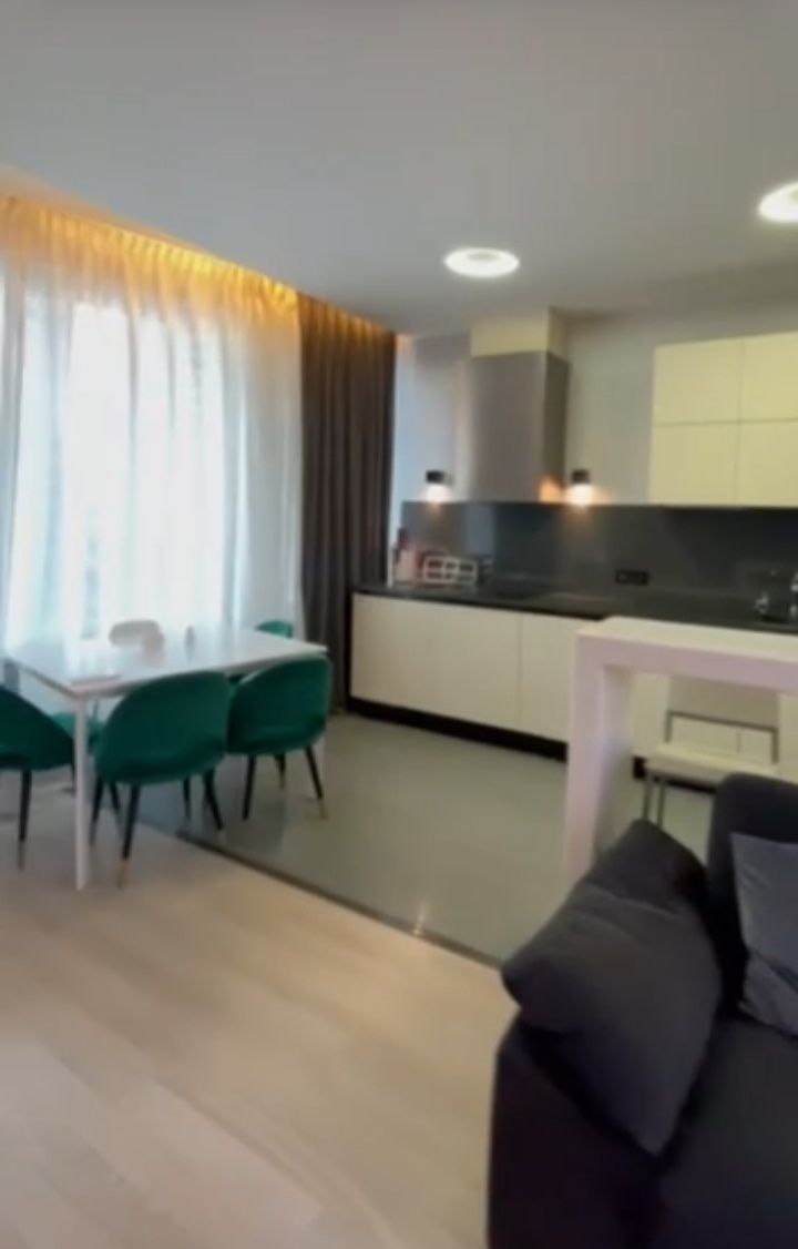 Spacious 2-Bedroom Apartment with Sea and Park View in White Sail Complex