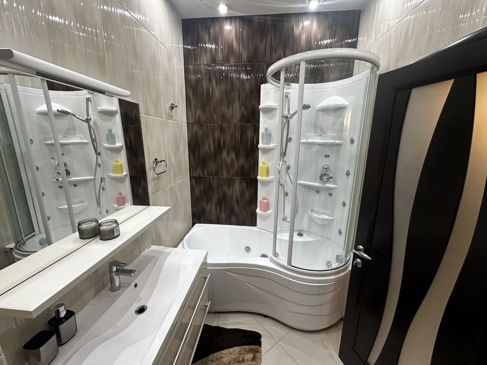 Business Class Apartment with 2 Separate Rooms near Lukyanivska Metro