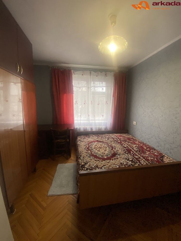 3-Room Apartment on Karpatska Street