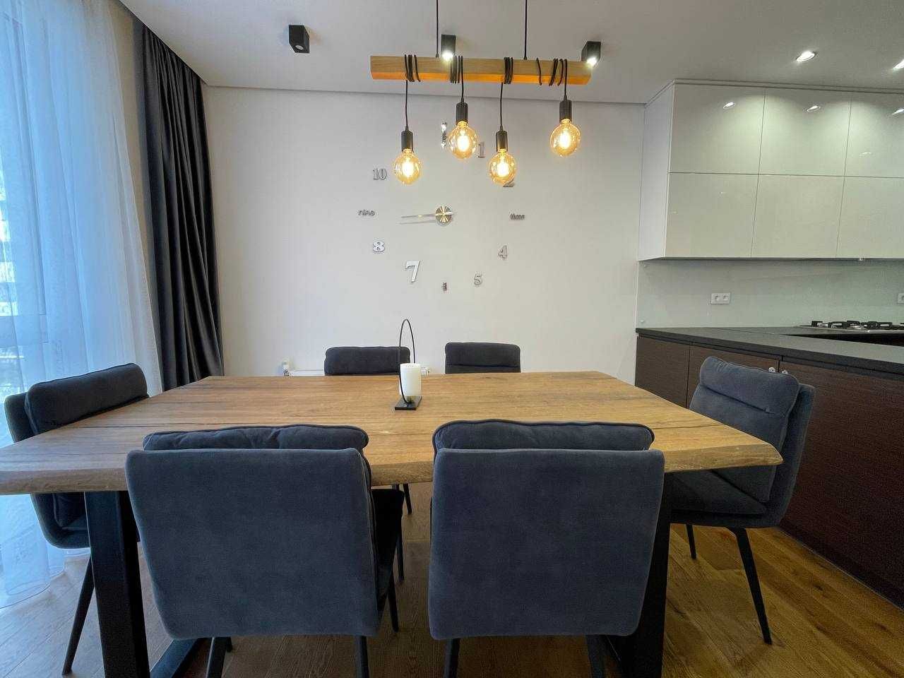 Modern 2-Bedroom Apartment with Studio Kitchen
