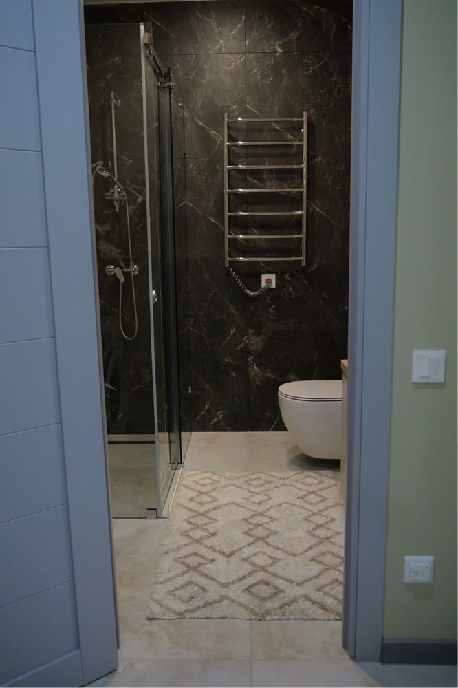 2-Room Apartment in Bahahovutivskyi Complex - Low Floor, Fully Equipped