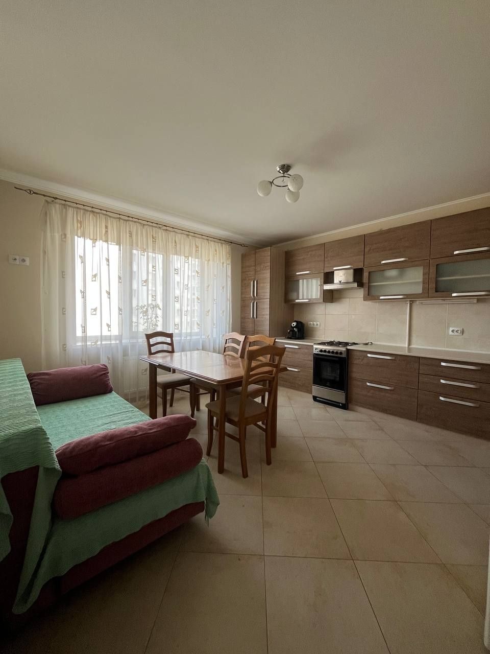 Spacious 2-Bedroom Apartment with Modern Kitchen