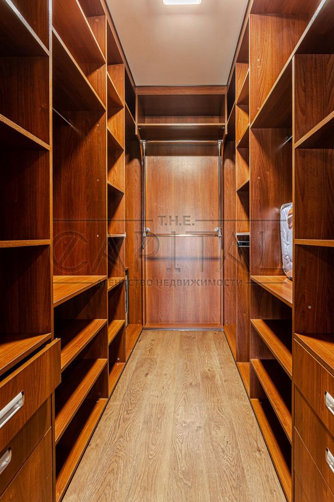 Designer 2-Bed Apartment in Park Avenue VIP