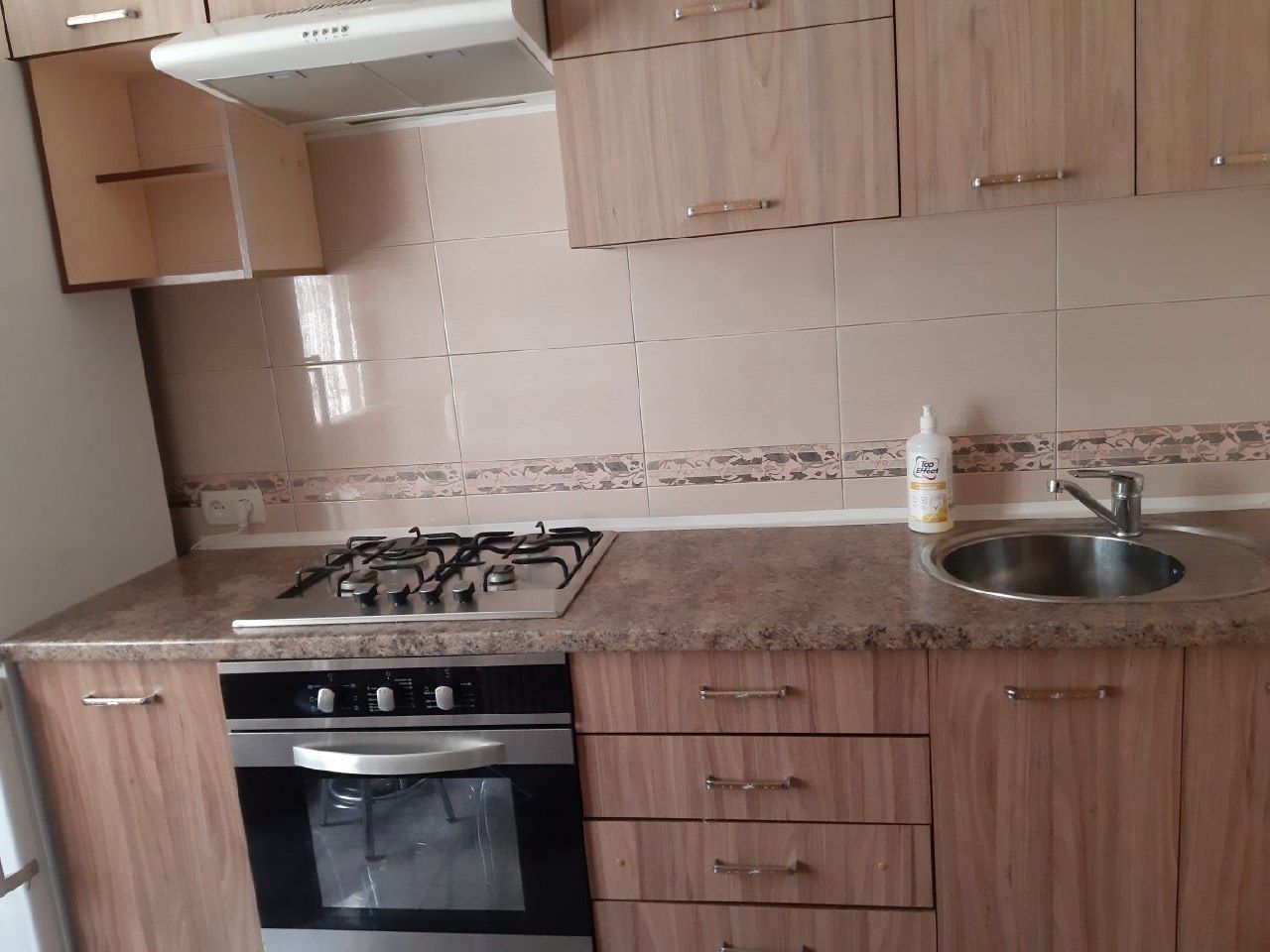 Modern 2-Bedroom Apartment Near Botsad Metro