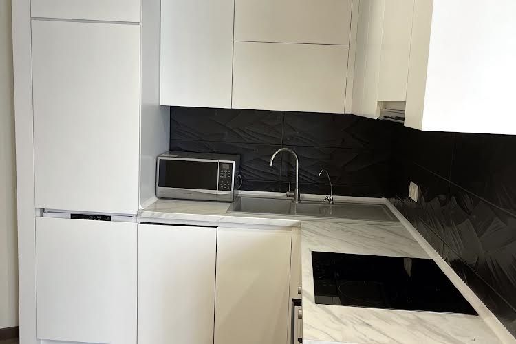 1-Bedroom Apartment near Slavutych Metro with Dnieper View