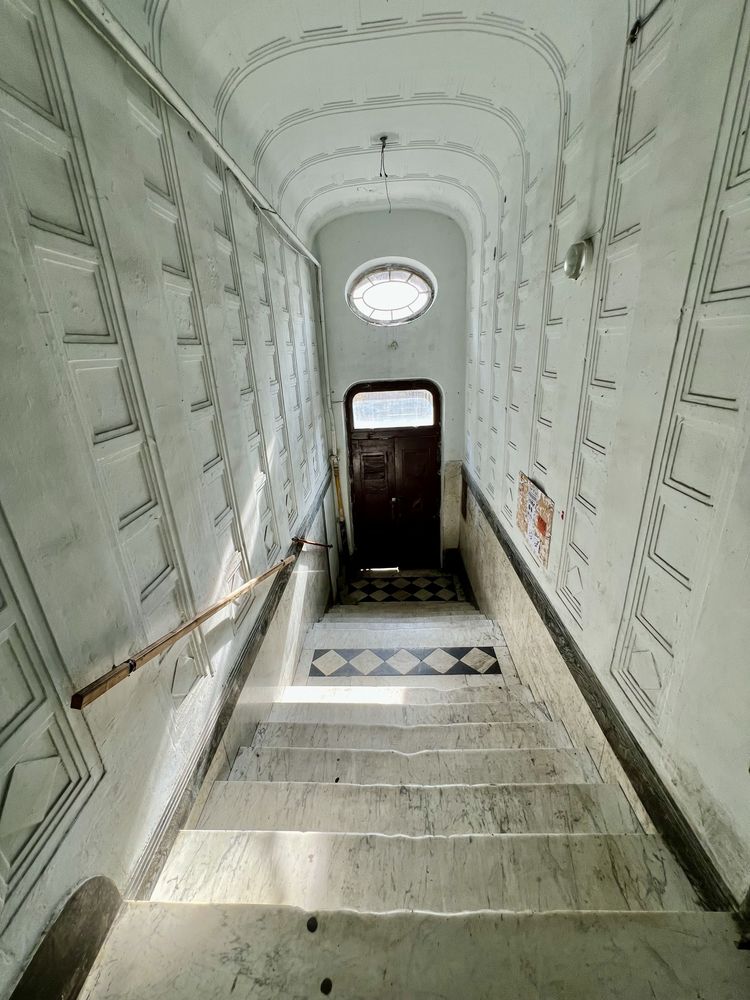 2-Room Apartment near Lviv Polytechnic with High Ceilings and Balcony