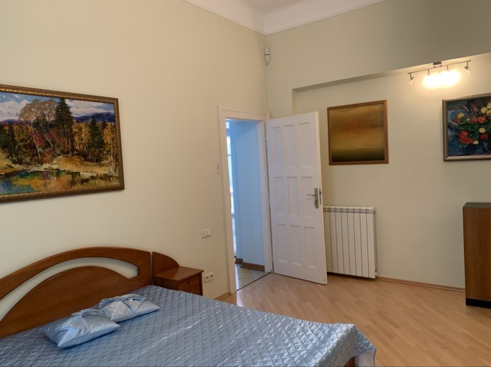 4-Room Apartment in Central Location near Citadel Park
