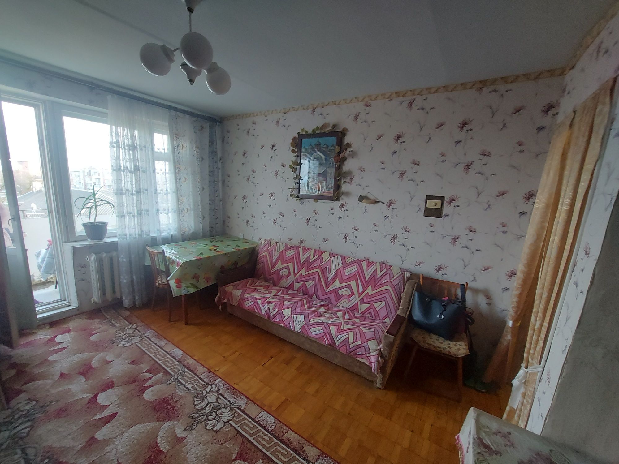 1-Room Apartment near Military Base on Grabovetska Street